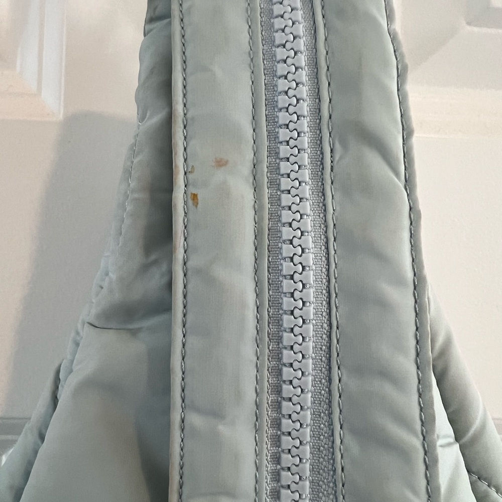Vera Bradley Stylish Quilted Sling Bag in Light Blue - Picture 3 of 6